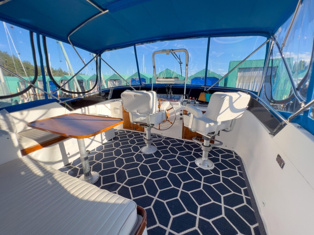 1987 Marine Trader TriCabin Charles David Yachts